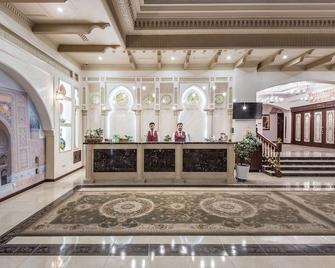 The Royal Mezbon Hotel & Spa - Tashkent - Front desk