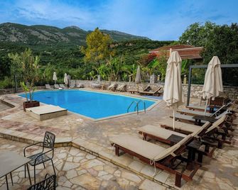Kaiafas Lake Hotel - Zacháro - Pool