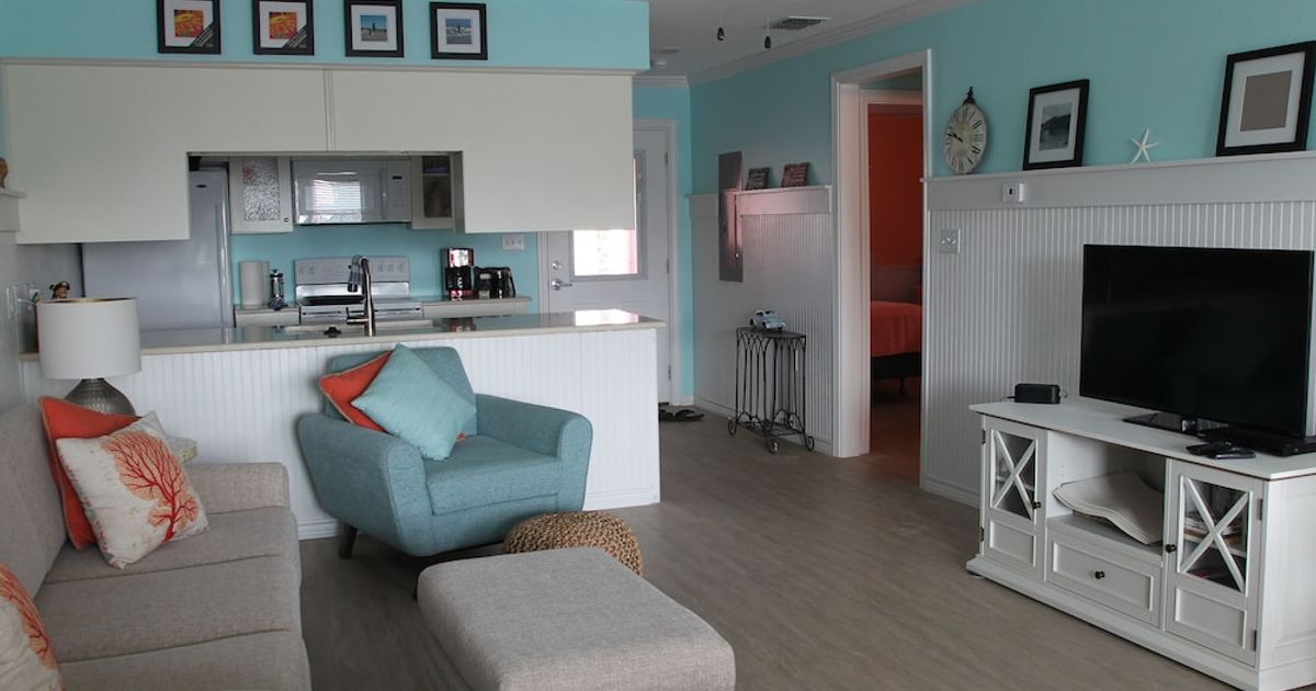 Executive Keys Condominiums on the Beach from 140. Port Aransas Hotel