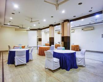 هوتل أمبي إن - نيو دلهي - مطعم