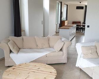 Gîte Jeanmonet 'located In The Heart Of The Vineyard Blayais - Blaye - Living room