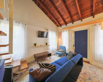 Nirvana~ Cottage Loft Studio @venice Short/Long - Marina del Rey - Sala de estar