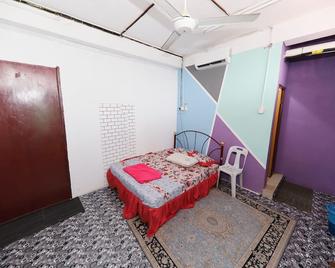 OYO 91005 My Gunung Budget Hotel - Kota Bahru - Schlafzimmer