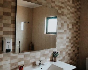 Sublime Sun & Van - By Meco Stays - Sesimbra - Baño