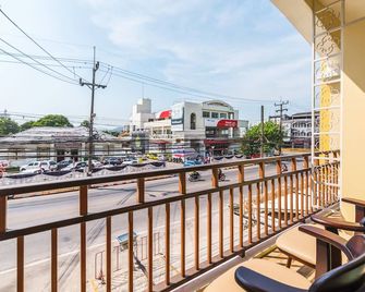 Le Hua Hotel - עיירת פוקט - מרפסת