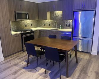 Lovely Unit located in Anaheim - Near Disneyland - Glendale - Kitchen