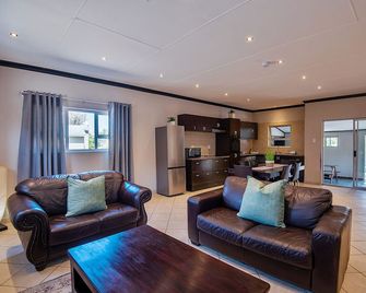 Arebbusch Travel Lodge - Windhoek
