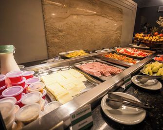 Hotel Nacional Inn Araxá - Araxa - Buffet