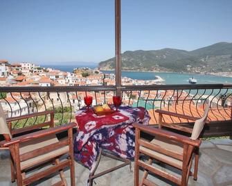 Aperanto Galazio - Skopelos - Balcony