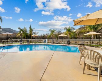 Comfort Inn & Suites Sequoia Kings Canyon - Three Rivers - Basen