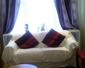 4 Bedroom House Cloonfad - Ballinlough - Sala de estar