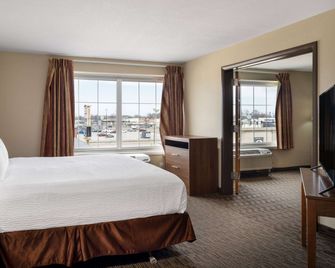 AmericInn by Wyndham Cedar Rapids North - Cedar Rapids - Habitación