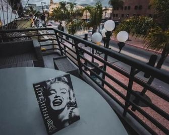 里約利塔飯店 - 提華納 - 陽台