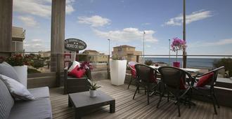 Le Grand Large Bord de Mer Hotel & Appartements - Palavas-les-Flots - Balcón