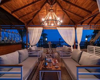 Papillon Ayscha Resort & Spa - Belek - Olohuone