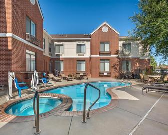 Best Western Plus Boulder Louisville - Louisville - Piscina