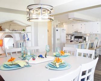 A Wave From It All - First Floor Condo - Indian Beach - Dining room