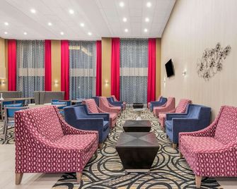 La Quinta Inn & Suites By Wyndham Aberdeen-Apg - Aberdeen - Sala de estar