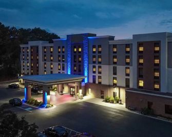 Holiday Inn Express & Suites Newport News By IHG - Newport News - Bygning