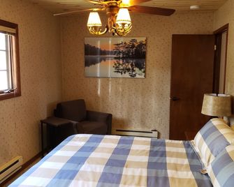 Private Cabin - Custer - Bedroom