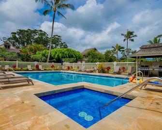 Renovated, Air Conditioned 2nd Floor Princeville Condo Has Primary BdRm & Loft - Princeville - Piscine