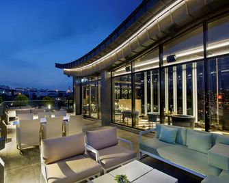 DoubleTree by Hilton Istanbul - Piyalepasa - איסטנבול - מסעדה