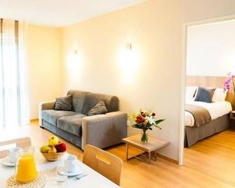 Lagrange Aparthotel Toulouse Saint-Michel - Toulouse - Salon