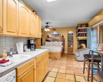 Coyote Inn - Palm Springs - Cozinha