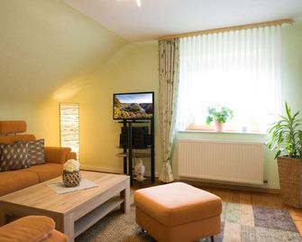 Aussicht ins schöne Land - Losheim am See - Wohnzimmer