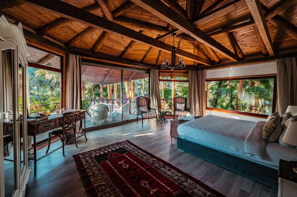 لايلا جوتشيك - للبالغين فقط