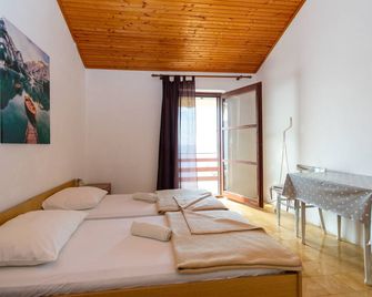 One bedroom apartment near beach Mandre, Pag (A-4101-a) - Kolan - Bedroom