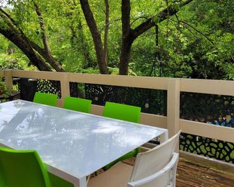 Idyllwylde. Pet-friendly. Cosy. Close to town & river. - Warburton - Balcón