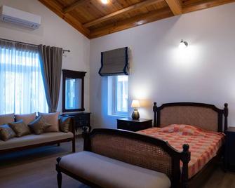 The Magnolia Lodge - Almora - Bedroom