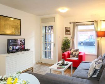 Great Location - City Centre - Parking - 4 Beds - 2 Bedrooms - Belfast - Olohuone