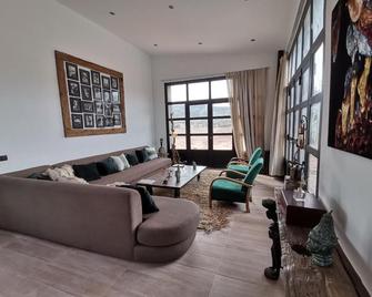 Soo Bin - Bine el Ouidane - Living room