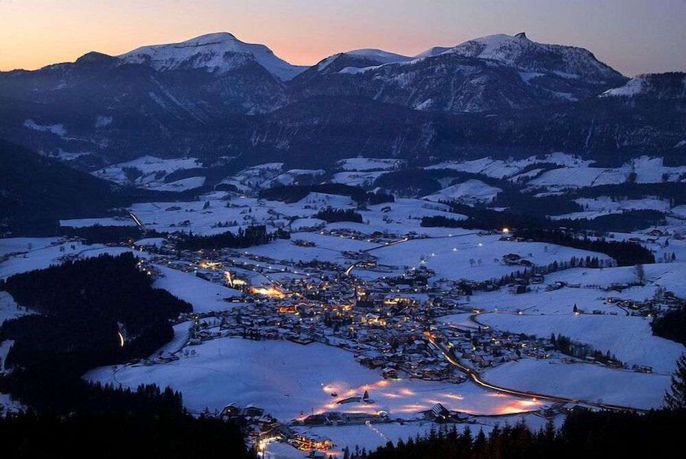 Gasthaus-Landhotel Traunstein - Abtenau - Outdoors view