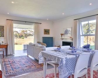 Madron Farm Cottage - oneness with nature - Stanford - Comedor