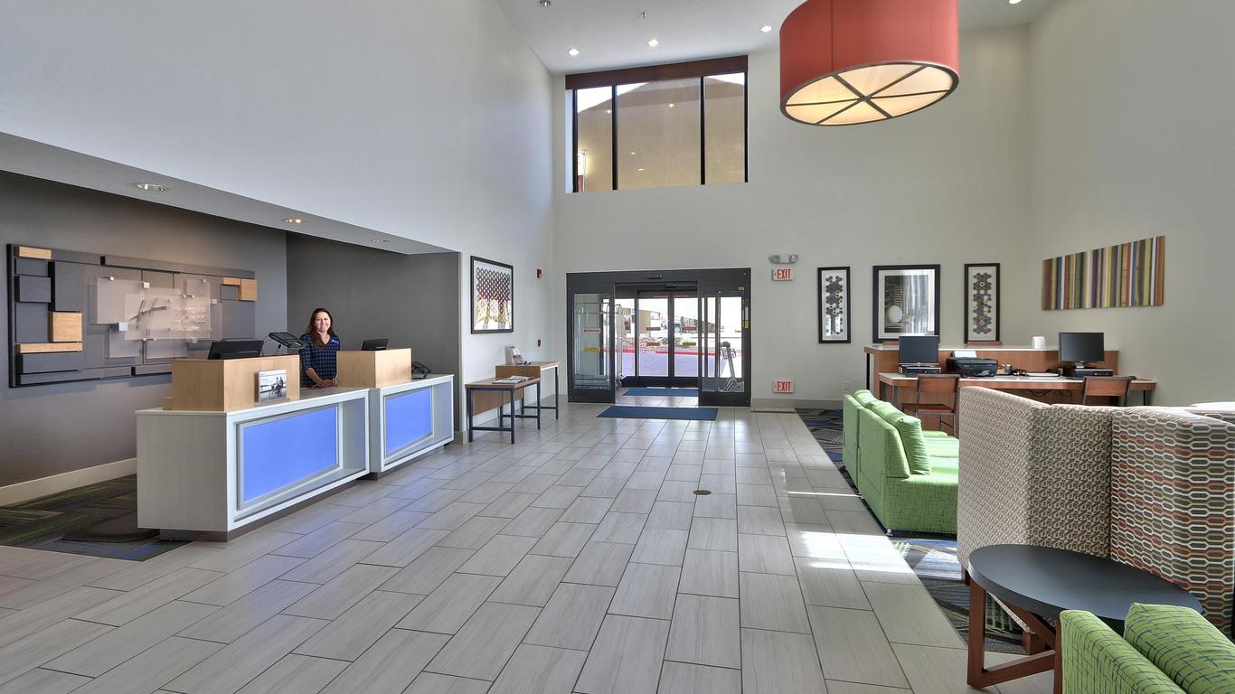 Holiday Inn Express & Suites Albuquerque-N. Balloon Fsta Pk By IHG
