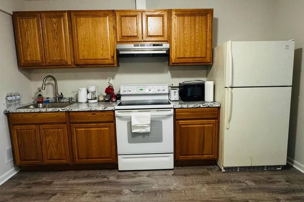Spacious Private 2BR Suite in Abingdon with Separate Entrance