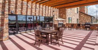 TownePlace Suites by Marriott Cheyenne Southwest/Downtown Area - Cheyenne - Patio