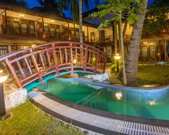 Symphony Summer Sands Beach Resort And Spa - Lakshmanpur - Piscine