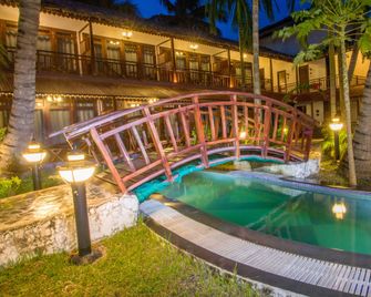 Symphony Summer Sands Beach Resort And Spa - Lakshmanpur - Piscine