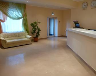 Yar Hotel - Yaroslavl - Front desk