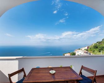 Casa Ketty: Sea View, Private Parking, and Shuttle to the City Center - Lettere - Balcony