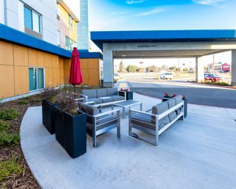 Hampton Inn by Hilton Selma - Selma - Gebäude