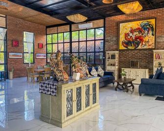 D'Kaliurang Resort & Convention Yogyakarta - Yogyakarta - Lobby