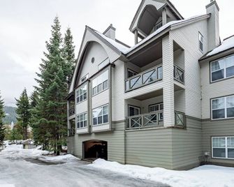 Deer Run by Whistler Premier - Whistler - Building