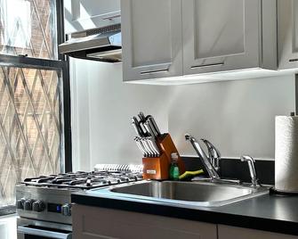 West Village Lush Green - New York - Kitchen