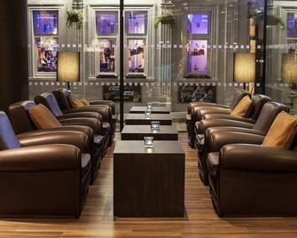 Motel One London-Tower Hill - London - Lounge