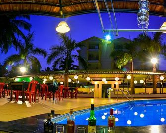 Hotel Colva Kinara - Colva - Piscina